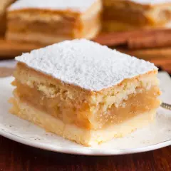 Szarlotka bez zakalca? Zagęść jabłka galaretką krok po kroku