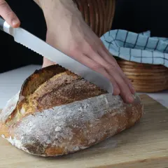 Jaka temperatura pieczenia chleba na zakwasie? Perfekcyjny bochenek!