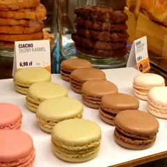 Ile kosztują makaroniki w McDonald's? Ceny, smaki i gdzie kupić
