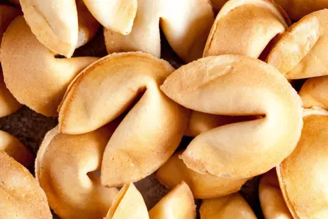 Ciasteczka z wróżbą: przepis, triki i sekrety chrupkości!