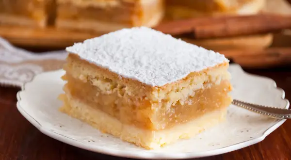 Szarlotka bez zakalca? Zagęść jabłka galaretką krok po kroku
