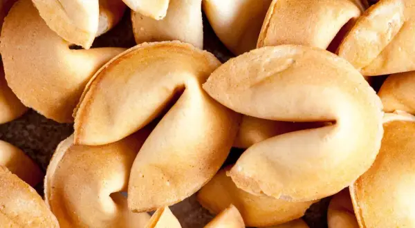 Ciasteczka z wróżbą: przepis, triki i sekrety chrupkości!